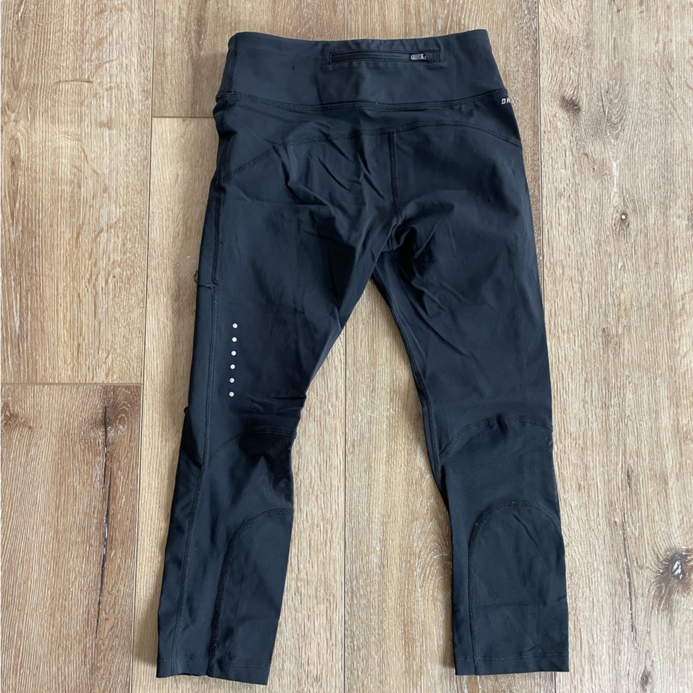 NIKE Dri-FIT crop leggings